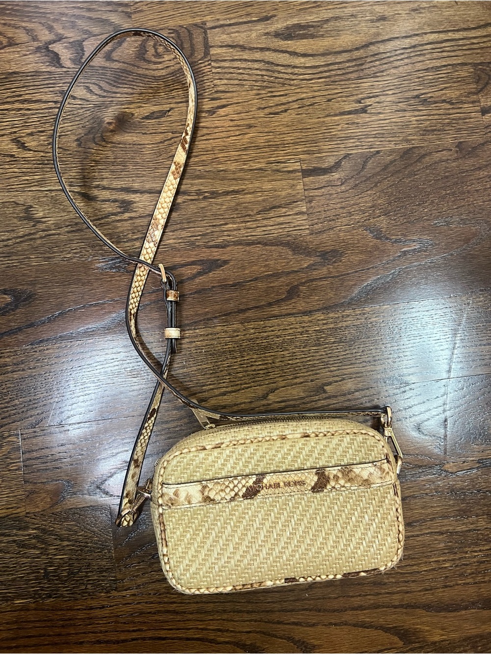 Michael Kors Tan Woven Straw Crossbody with Snake-Print Trim - Picture 4 of 7